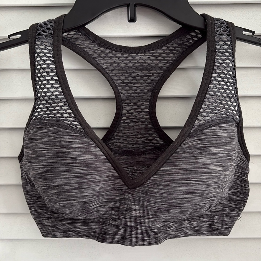 Victoria Secret PINK Size Medium Ultimate Push Up Padded Sports Bra